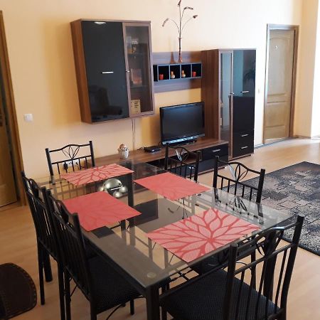 Piac Utcai Apartman เดเบรตเซน ภายนอก รูปภาพ