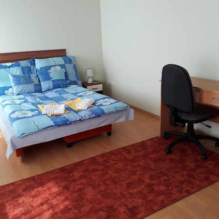 Piac Utcai Apartman เดเบรตเซน ภายนอก รูปภาพ