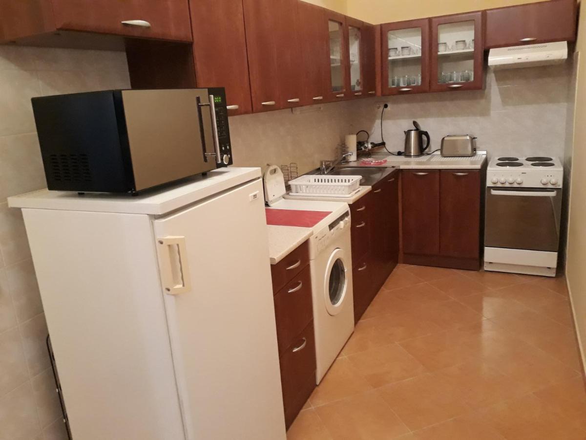 Piac Utcai Apartman เดเบรตเซน ภายนอก รูปภาพ