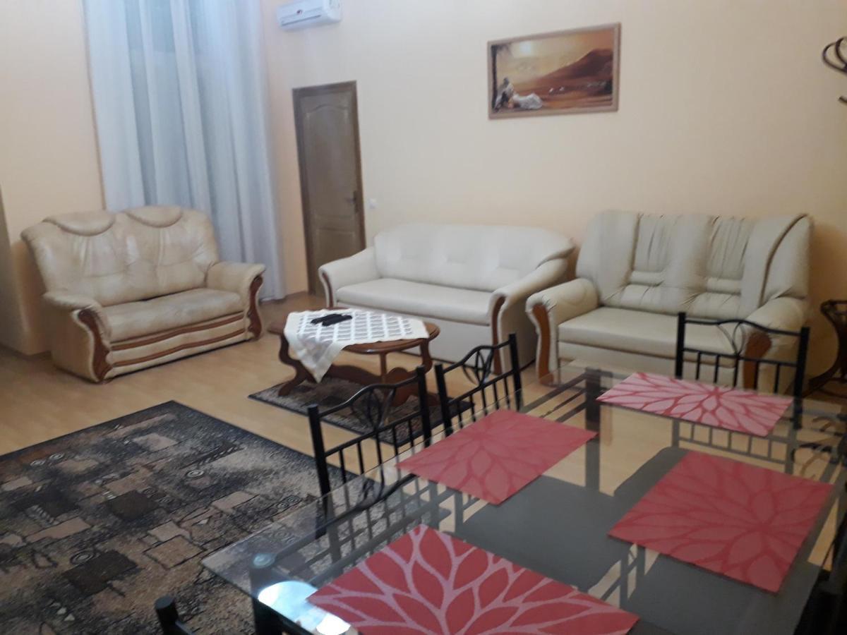 Piac Utcai Apartman เดเบรตเซน ภายนอก รูปภาพ
