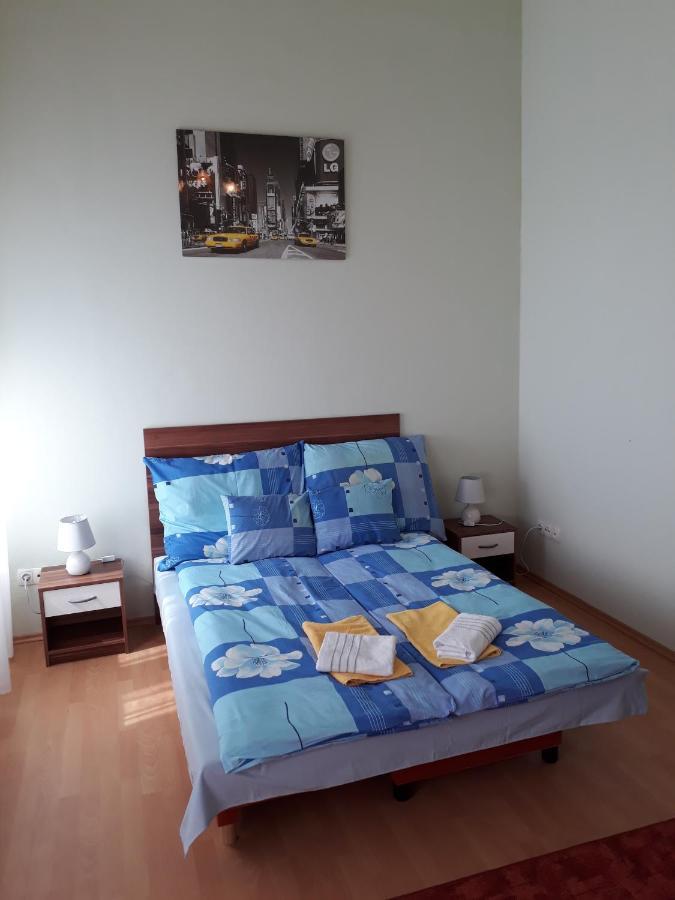 Piac Utcai Apartman เดเบรตเซน ภายนอก รูปภาพ