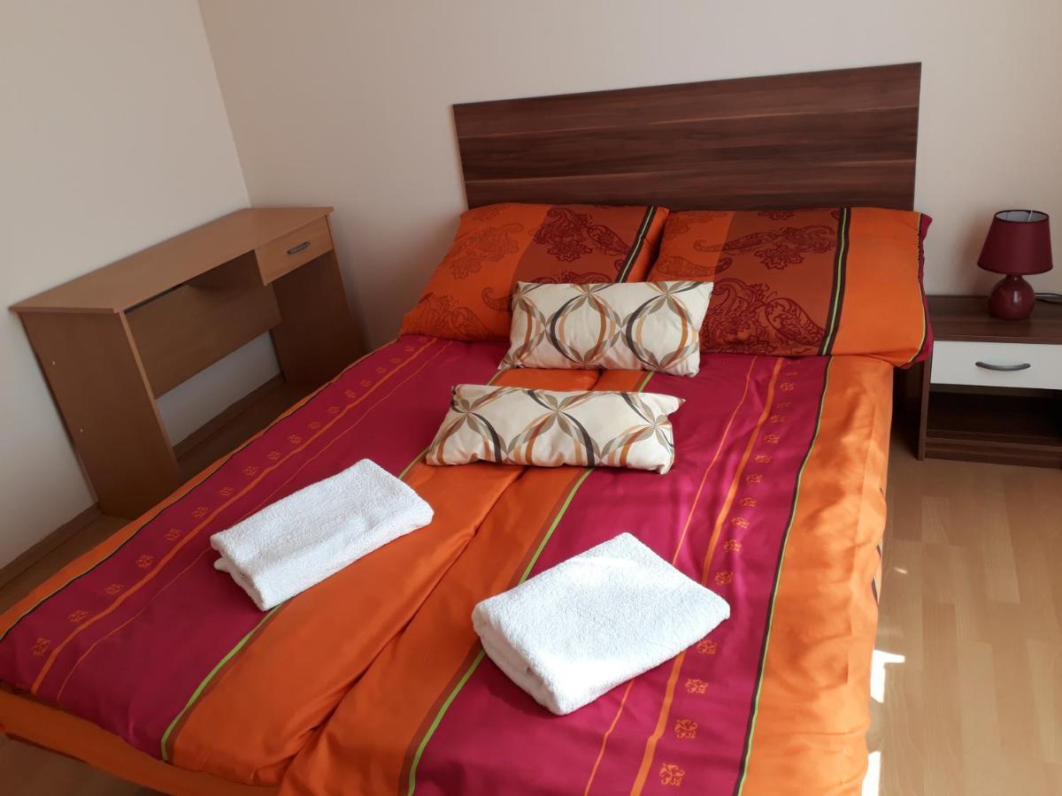 Piac Utcai Apartman เดเบรตเซน ภายนอก รูปภาพ