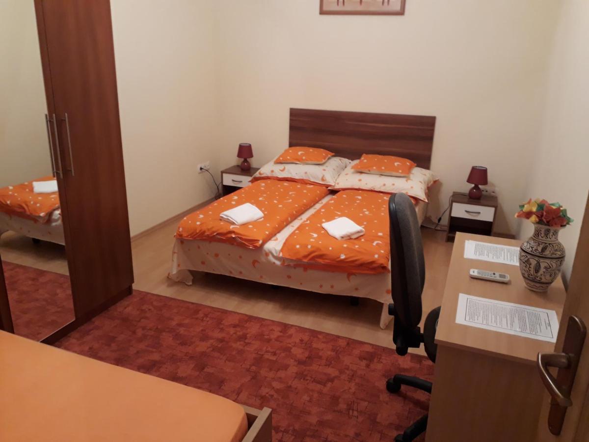 Piac Utcai Apartman เดเบรตเซน ภายนอก รูปภาพ