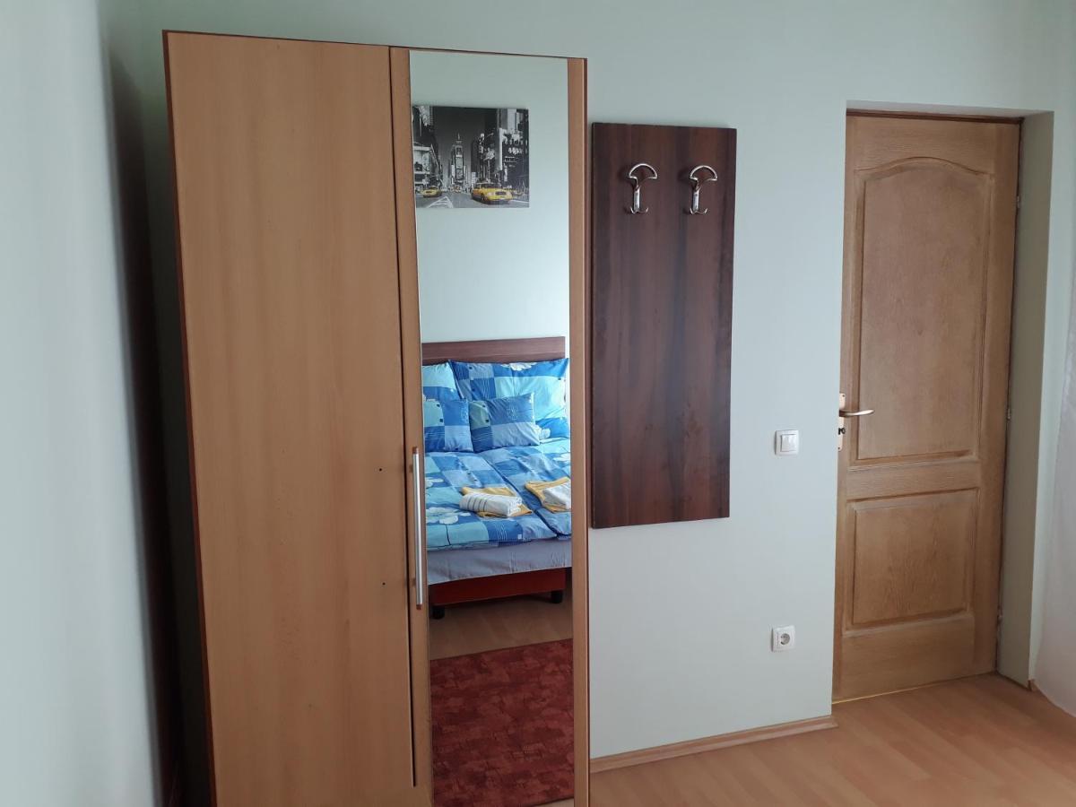 Piac Utcai Apartman เดเบรตเซน ภายนอก รูปภาพ