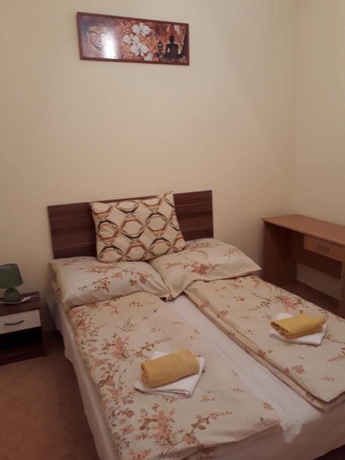 Piac Utcai Apartman เดเบรตเซน ภายนอก รูปภาพ